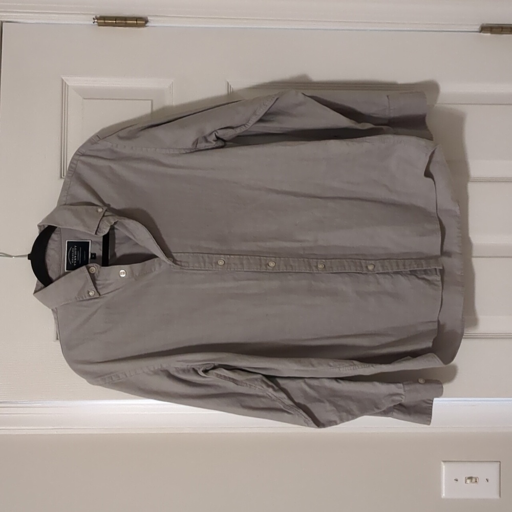 Charles Tyrwhitt Gray Herringbone Button Down - Medium - Classic Fit